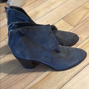Women's Suede Ankle Boots - gunmetal grey